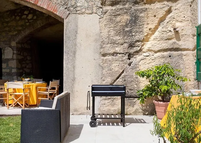 Le Grotte Βίλα *