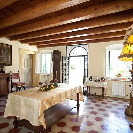 Villa Le Grotte