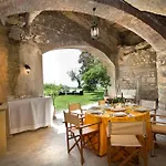 Le Grotte Villa