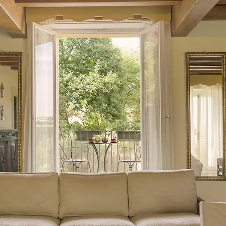 Villa Le Grotte *