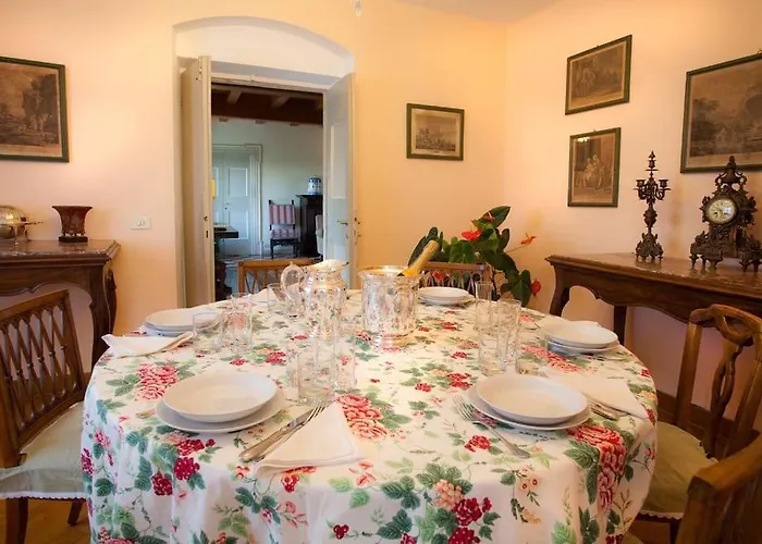 Le Grotte Villa Verona