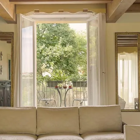 Villa Le Grotte *